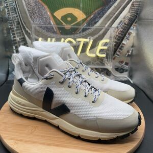 VEJA DEKKAN ALVEOMESH GRAVEL NAUTICO MENS SZ 10